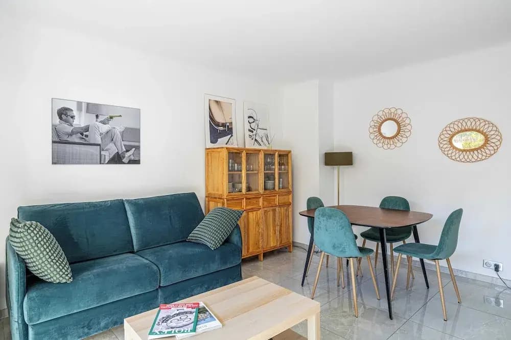 Charming Apartment With Large Terrace - Photo 2