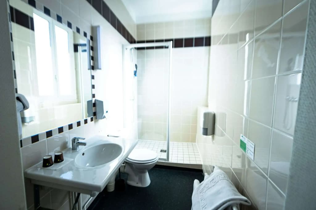 Brit Hotel Confort Auclair Gueret - Miniature 7