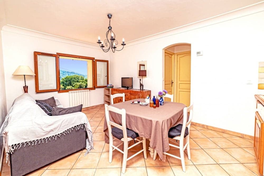Apartment for 6 People - Miniature 6