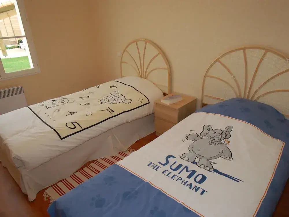 Spacious Villa With a Private Pool on a Golf Course in Loire - Photo 4