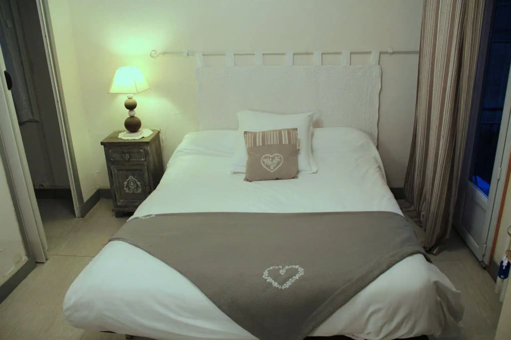 Central Hotel - Photo 4