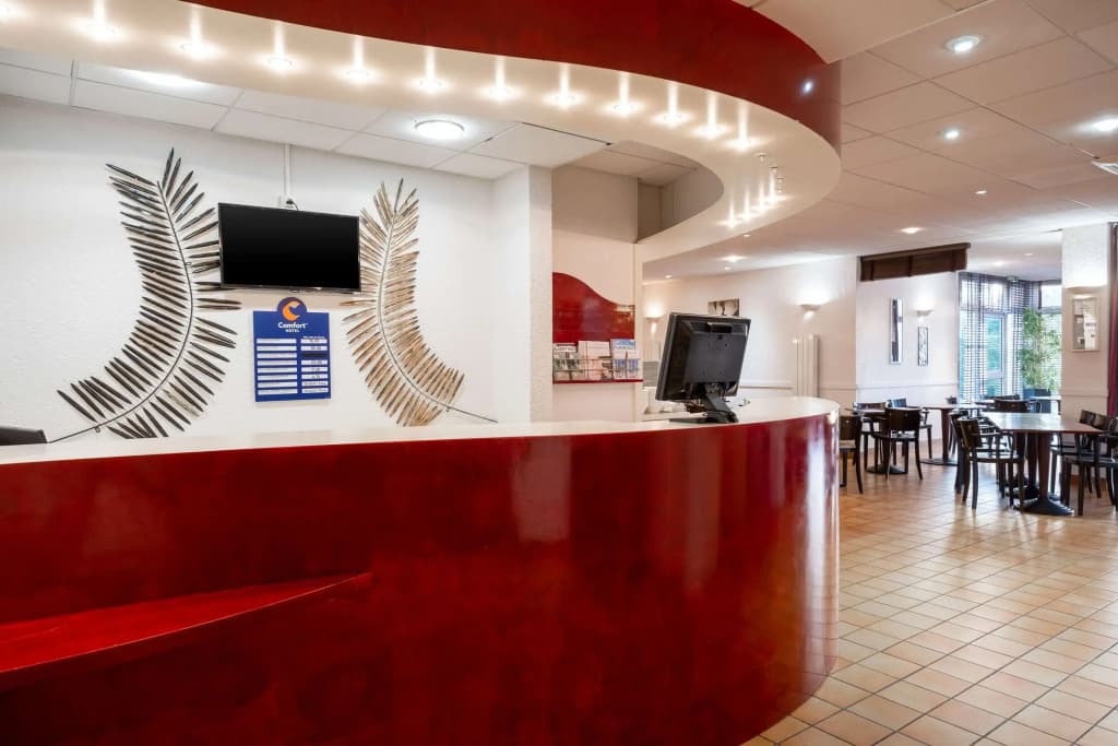Comfort Hotel Montlucon - Photo 2