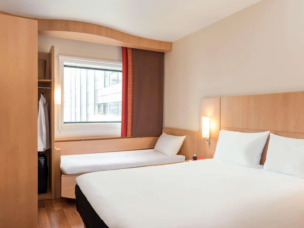 ibis Paris La Défense Esplanade - Photo 3