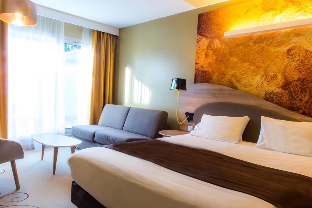 Holiday Inn Reims Centre by IHG (Chambres Rénovées) - Photo 5