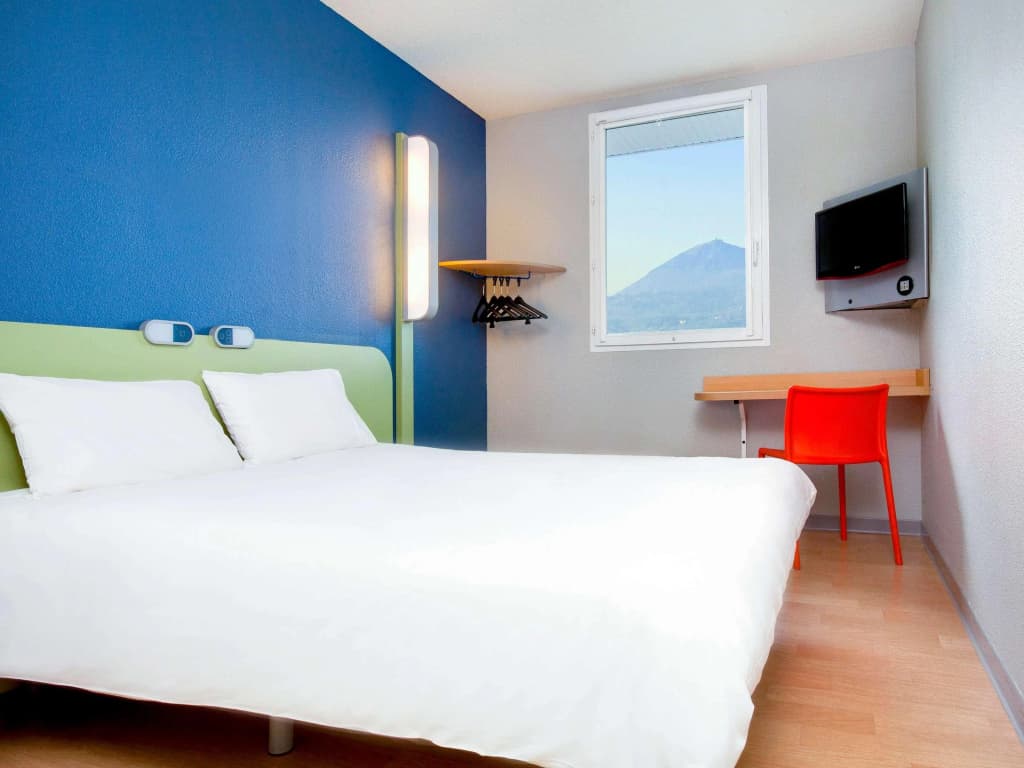 ibis budget Clermont-Ferrand Nord Riom - Photo 3