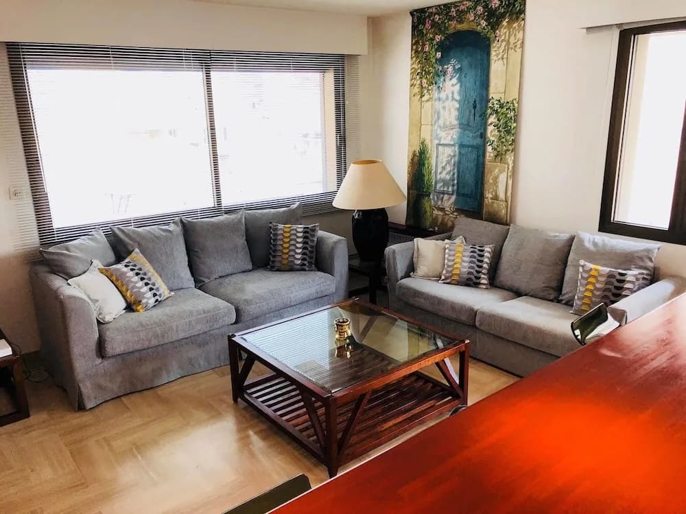 Gray D'Albion Apartment - Photo 3