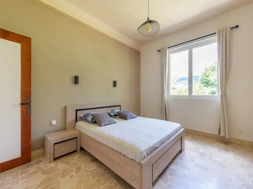 Holiday Home in Saint-julien-du-verdon With Garden - Miniature 6