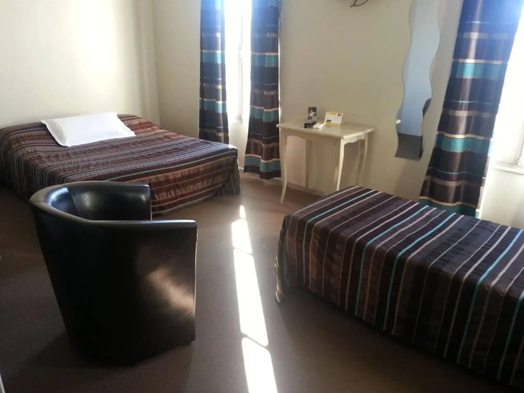 Hotel Le Prado de St Raph - Photo 2