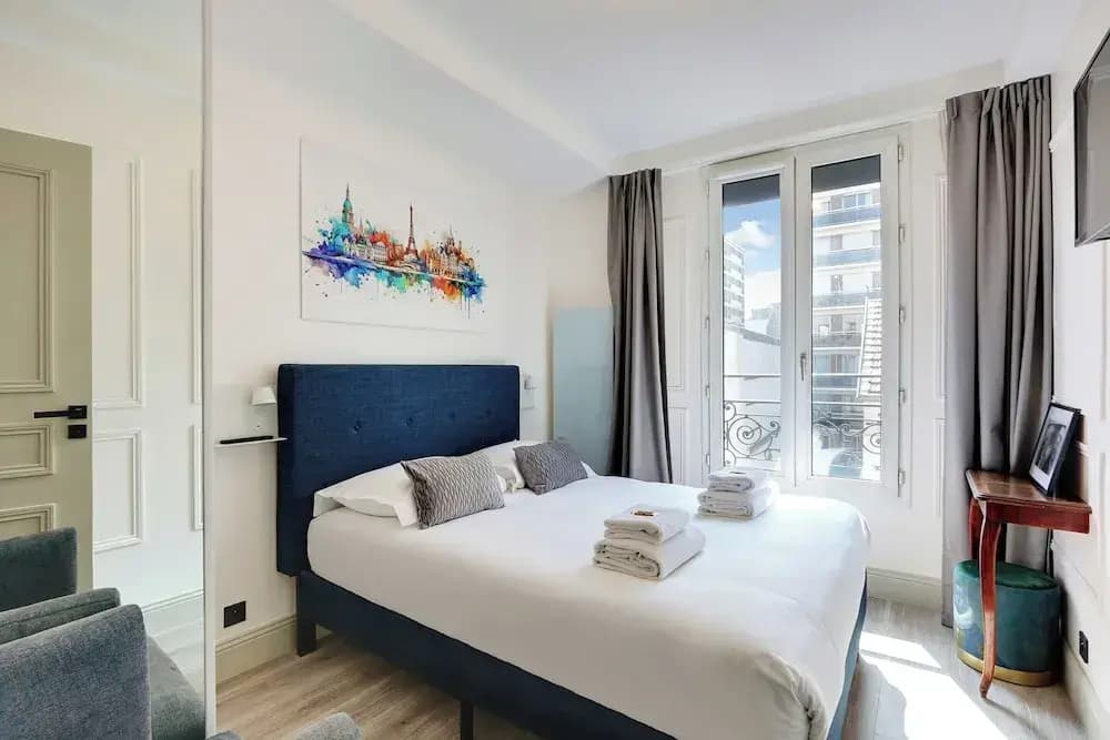 Modern Apartment With Balcony - 2br/6p- Roquette - Photo 3