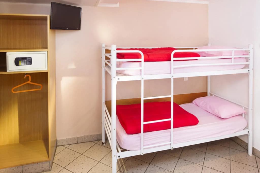Bastille Hostel - Miniature 6