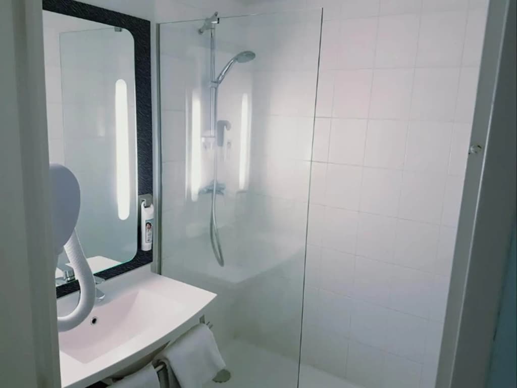 ibis Clermont Ferrand Nord Riom - Miniature 8
