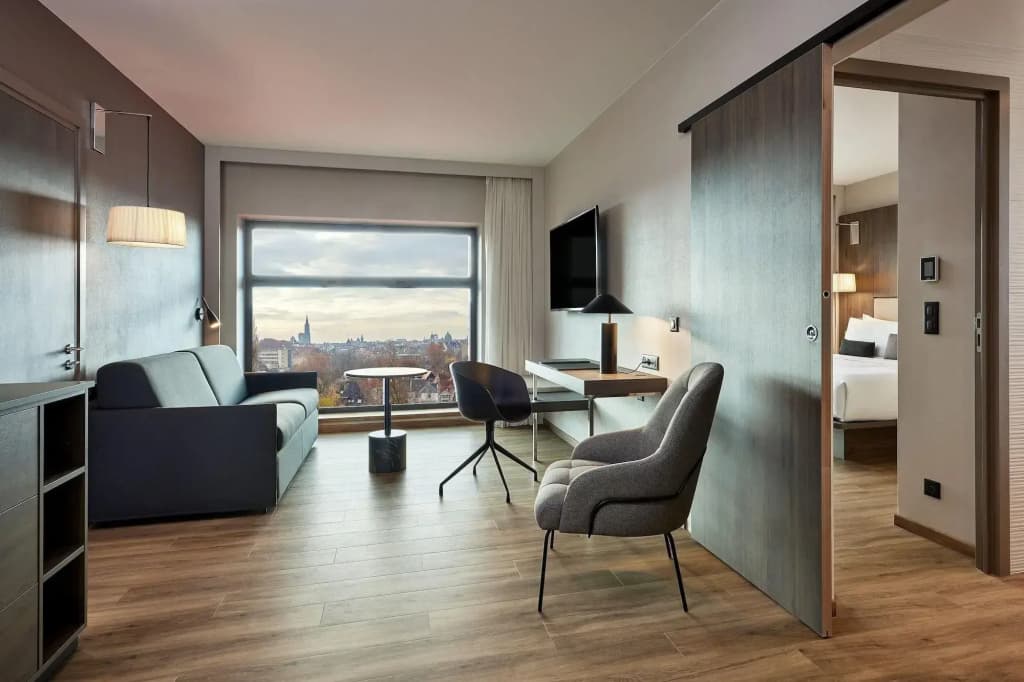AC Hotel by Marriott Strasbourg - Photo 4