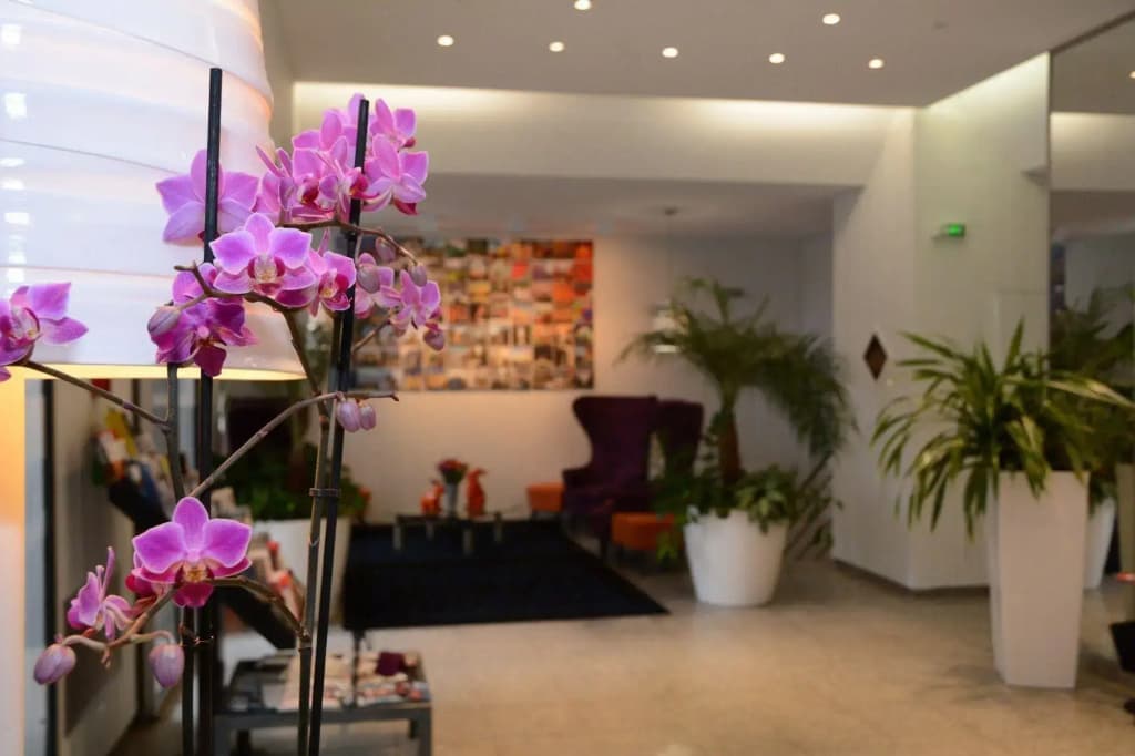 Ariana Hotel - Photo 2
