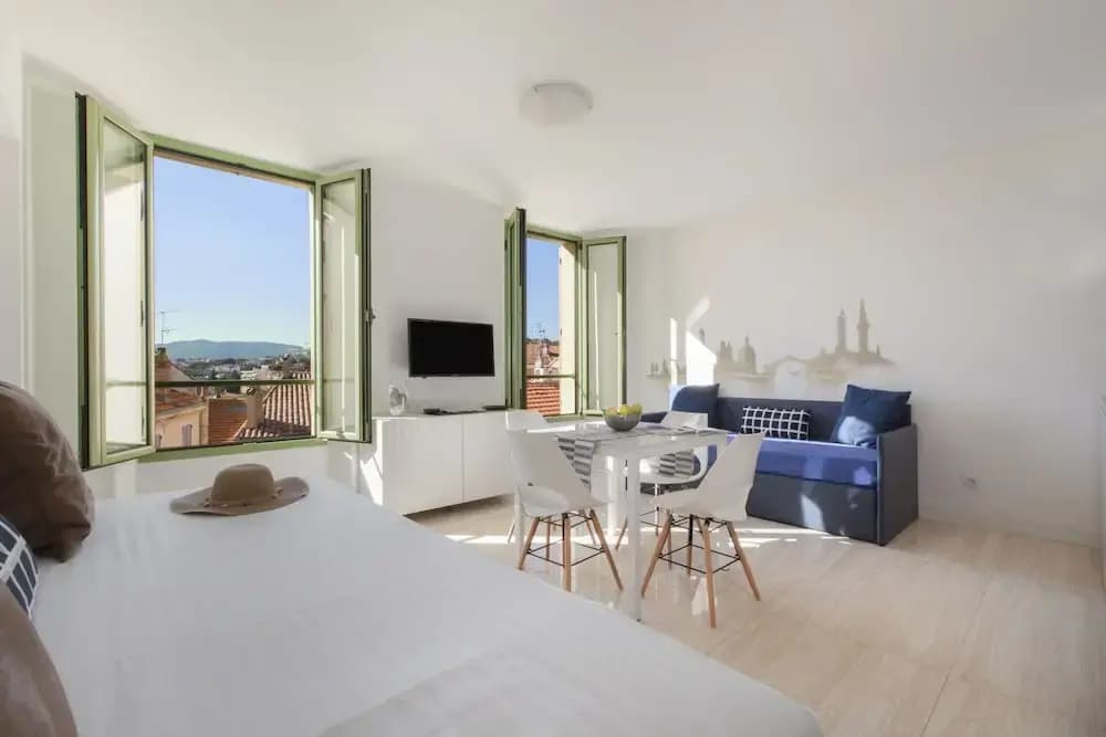 Cannes Old Town Suites - Miniature 6