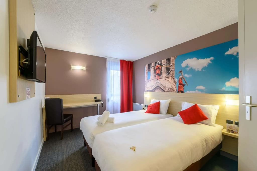 Brit Hotel Confort CAMBRAI - Photo 3