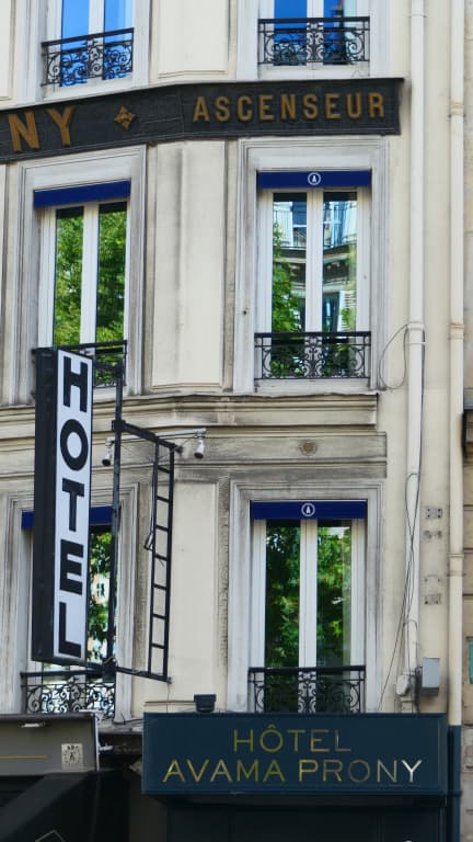 Hôtel Prony Monceau - Photo 1