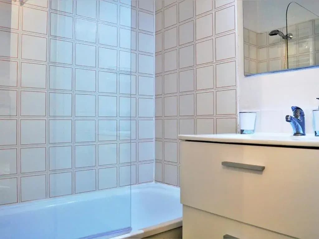 Appartement Le Lavandou, 2 pièces, 5 personnes - FR-1-251-352 - Miniature 6
