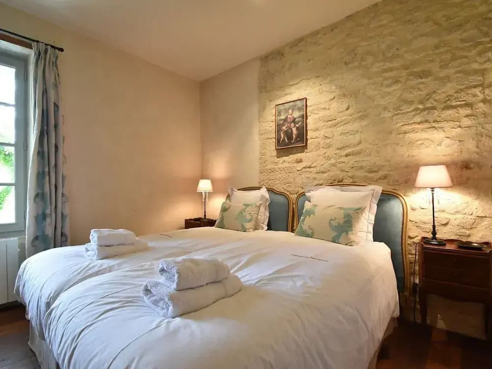 Luxurious Mansion in Castle Grounds in Lantheuil - Photo 3