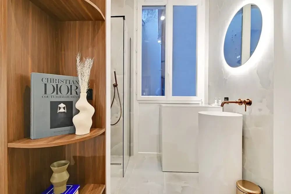 Chic and Spacious Apartment in the Heart of Paris - Miniature 6