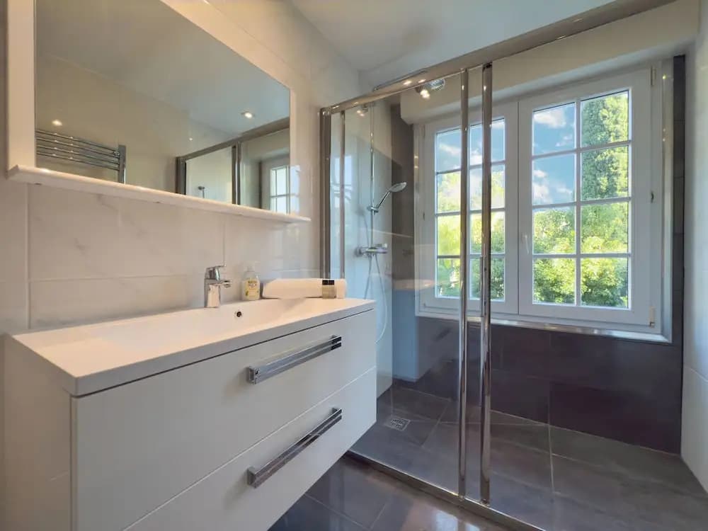 L Eclat in Cannes With 2 Bedrooms and 2 Bathrooms - Miniature 7