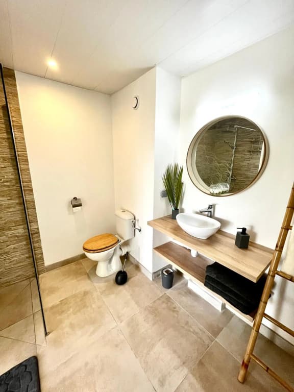 NOUVEAU studio chaleureux avec jacuzzi privé & piscine - Miniature 6