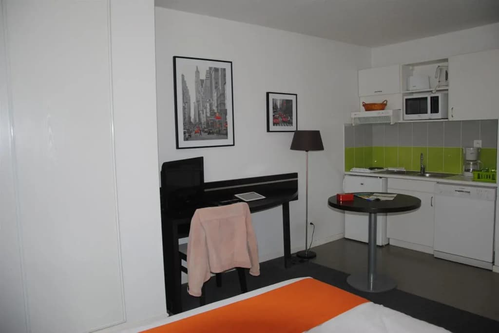 Nemea Appart Hotel Home Suite Nancy Centre - Photo 2