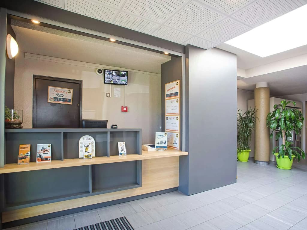 B&B HOTEL Mulhouse Ile Napoléon - Photo 2