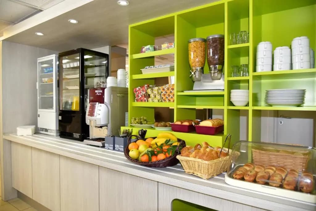 Sweet and Smart Hotel - Miniature 8