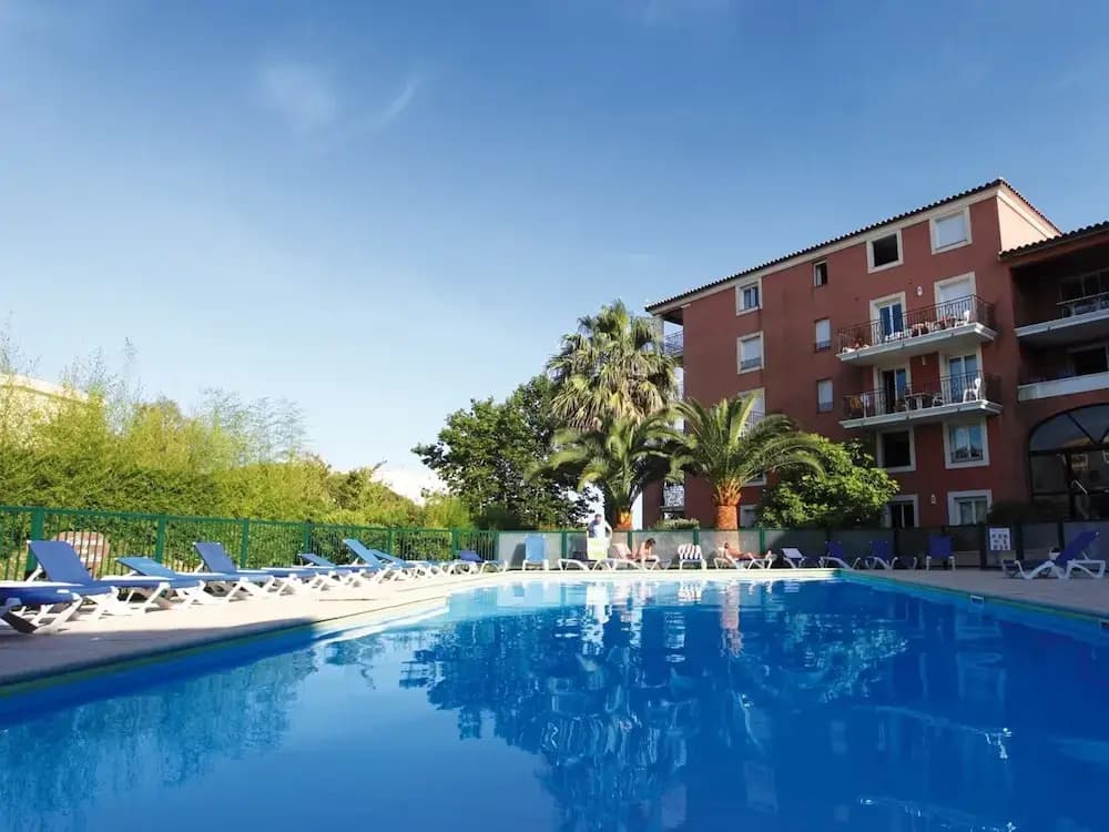 Apartment With AC at 150 m. From Beach - Photo 4