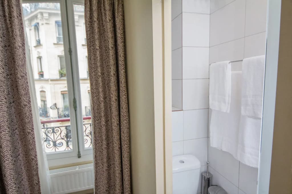 Hôtel Montmartre - Miniature 8