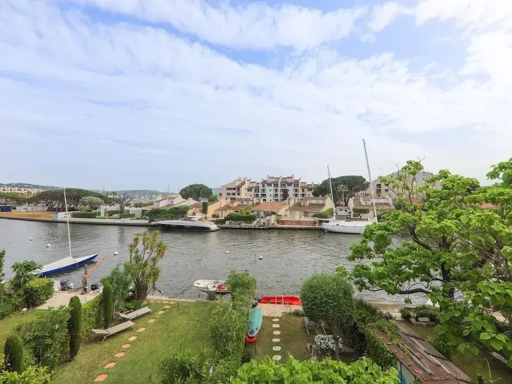 Air-conditioned Apartment Near Beach - Miniature 8