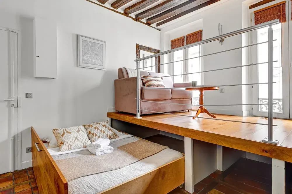 Elegant Studio in Le Marais - Sleeps 4 - Photo 3