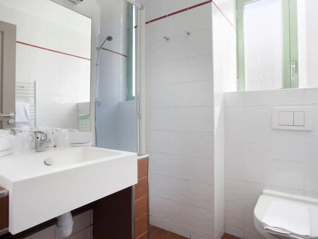 Apartment in Nice Near the Promenade des Anglais - Miniature 8