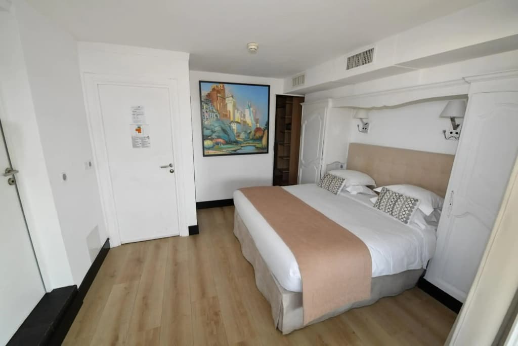 Hotel De Provence - Photo 5