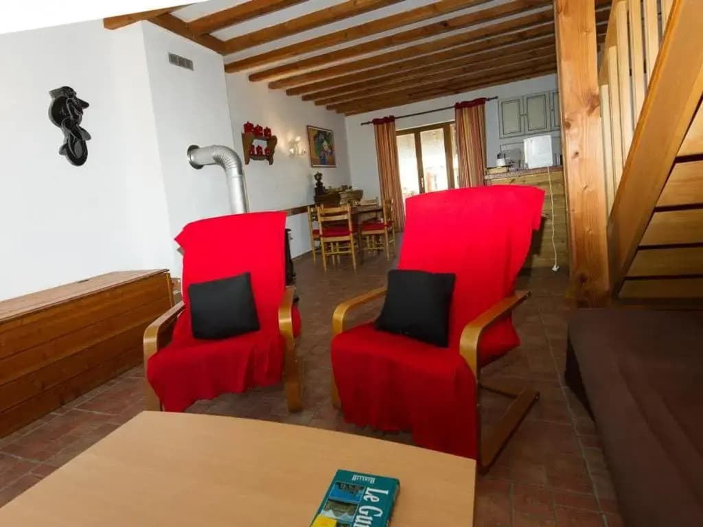 Gîte Châtel-Montagne, 3 pièces, 4 personnes - FR-1-489-47 - Miniature 6