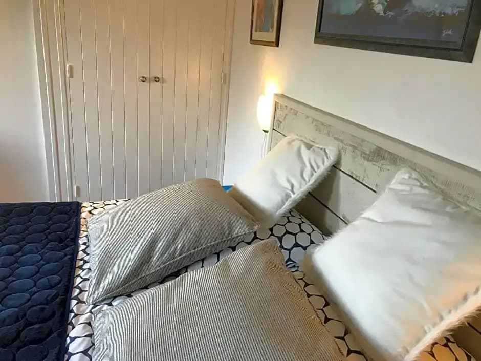 Les Yeux Bleus Bed & Breakfast - Photo 3