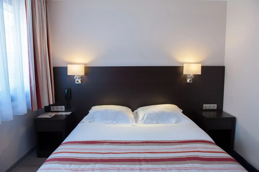 Hotel Black and Green - Photo 2