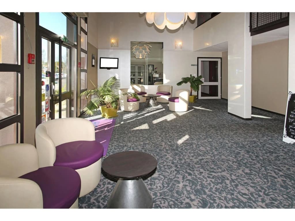 Brit Hotel Granville - Photo 2
