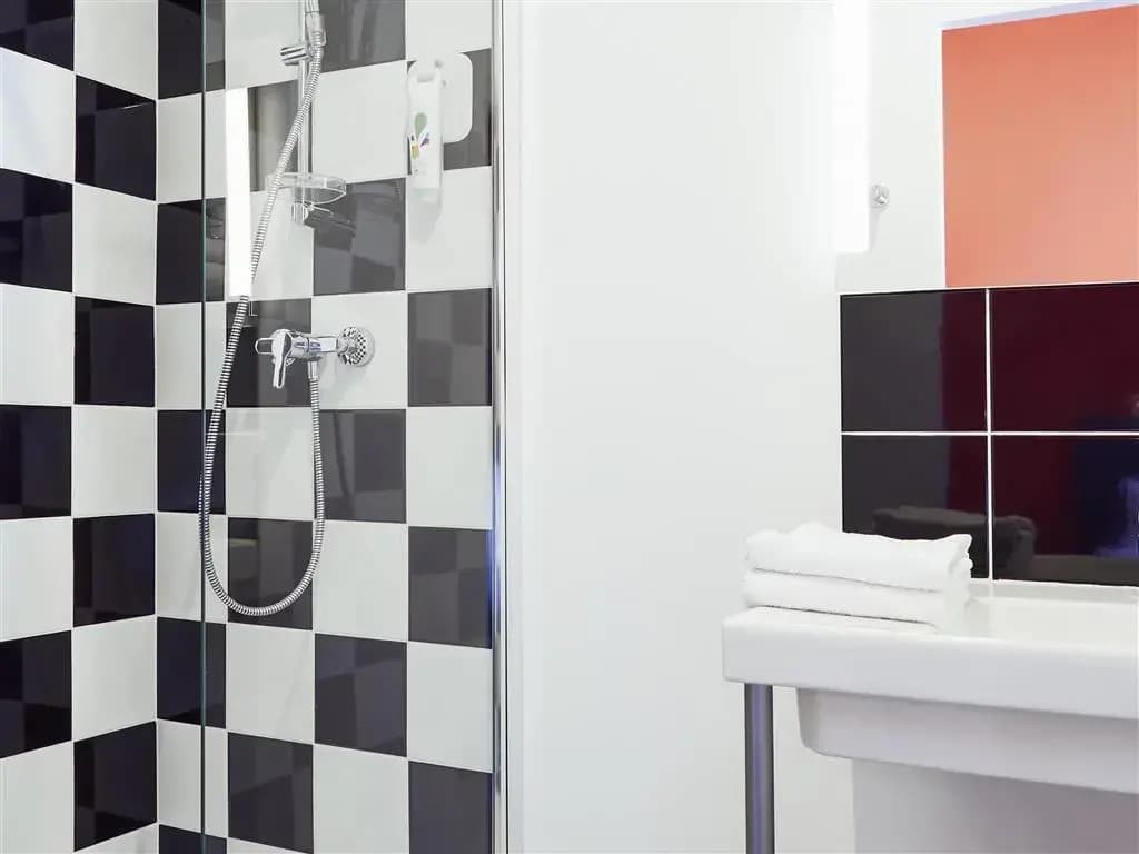 Ibis Styles Marseille Vieux Port - Miniature 8