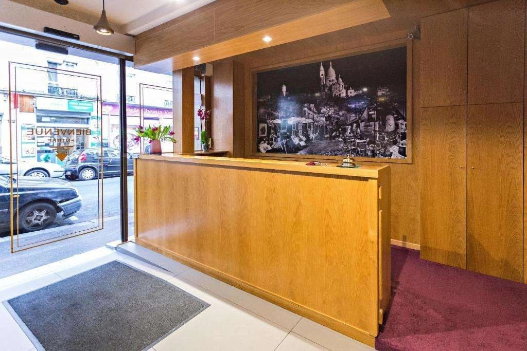 Modern Hotel - Photo 2