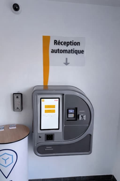 Hotel HubOne3 Istres - Photo 3