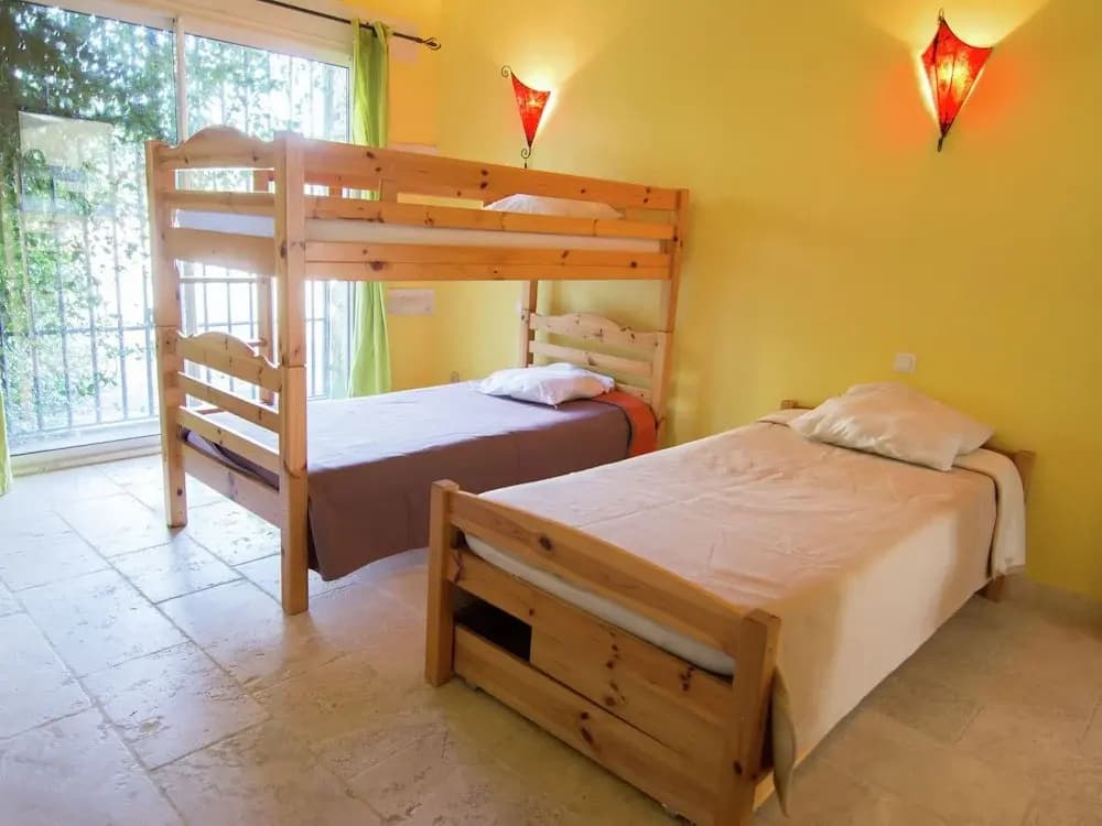 Welcoming Villa with Private Pool in Montfrin - Photo 3
