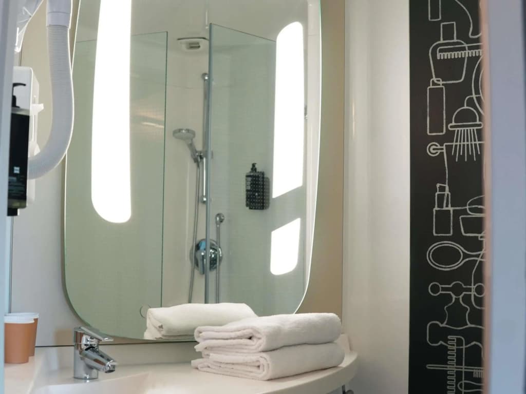 Ibis Budget Caen Porte De Bretagne - Miniature 7