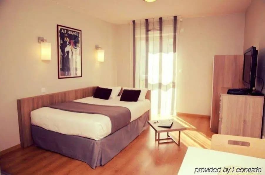 Lagrange Aparthotel Toulouse Saint-Michel - Photo 2