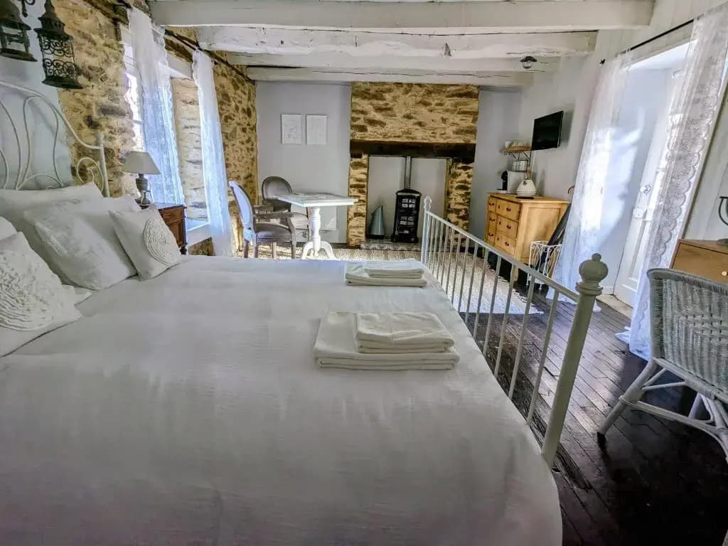 Sous le Chateau - Miniature 6