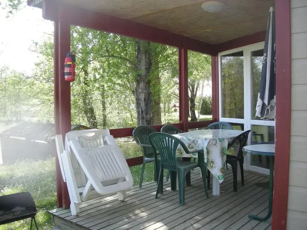 Camping Les Lacs de Courtes - Gîtes - Photo 5