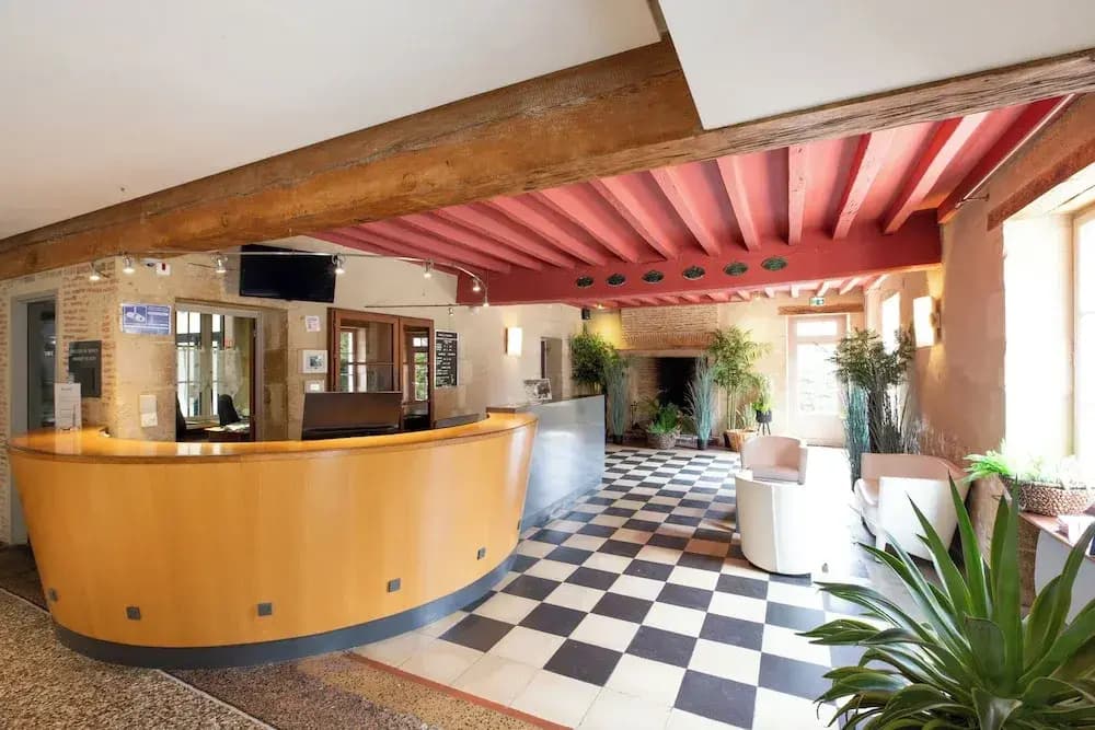 Hotel Le Paddock - Photo 2