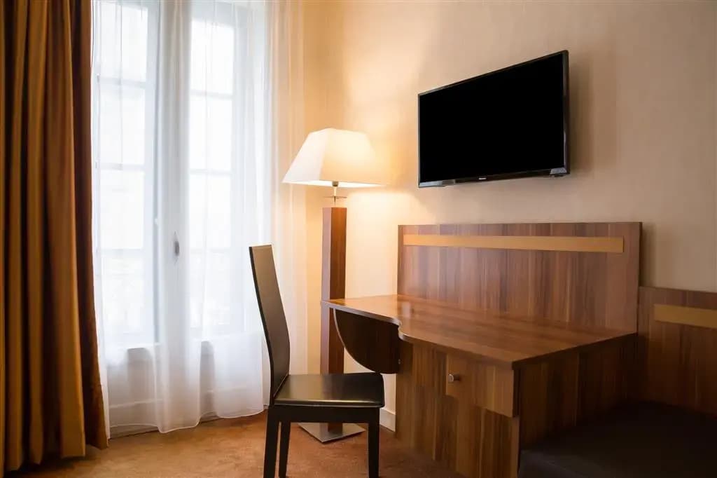 Hotel The Originals du Grand Monarque - Photo 5