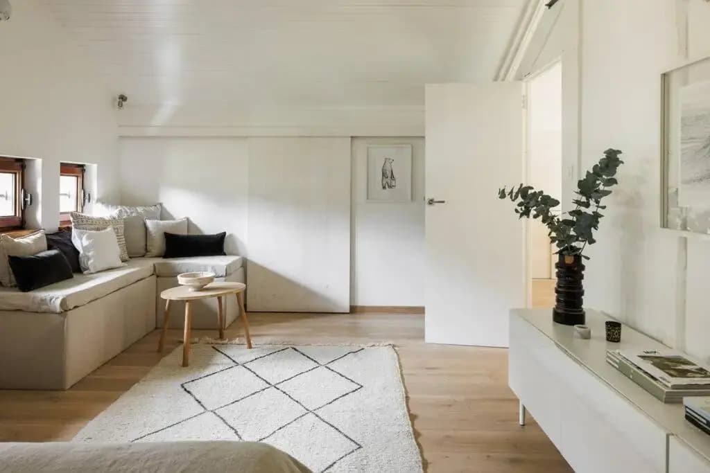 Spacious, contemporary 5Br Chalet with glacial views - Photo 4