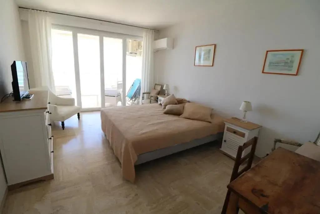 Amazing Sea View 2 Bedroom Front of the Beach 303 - Miniature 6